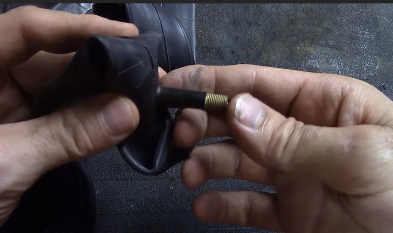 presta valve in schrader rim