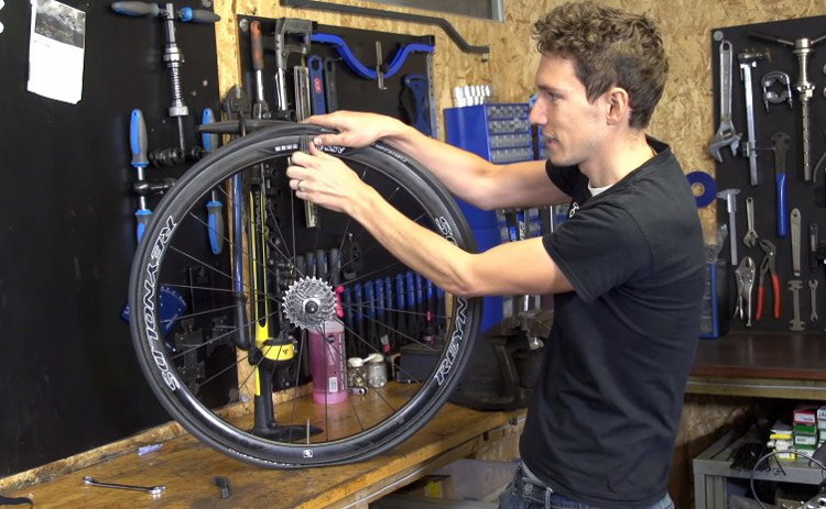 replacing bicycle tire